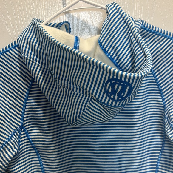 Lululemon  Hooded Zippered Jacket EUC - Picture 4 of 6